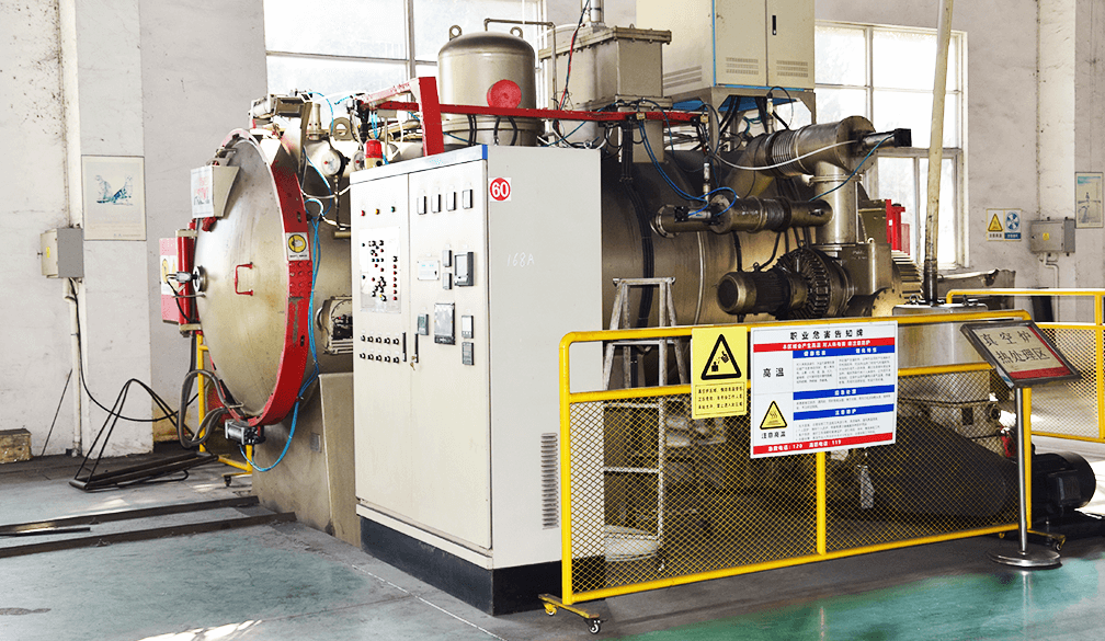 Forno per il trattamento del calore sottovuoto